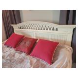 King Size Bed Includes Headboard/Footboard/Frame