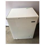 White Westinghouse Chest Freezer with Adjustable T