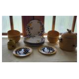 Celebrate&Bee Happy with Royal Norfolk Dinnerware