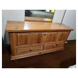 Broyhill Blanket Chest - Read Details
