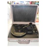 Crosley Turntable in Velvet Case Crosley Turntable in Velvet Case