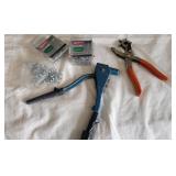 Arrow Rivet Gun & Rivets