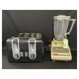 Black & Decker 4 Slice Toaster & VTG. Osterizer