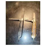 2 Camillus 2 Blade Knives