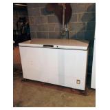 Large Amana Deepfreeze Freezer - Read Details Large Amana Deepfreeze Freezer - Read Details