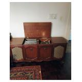 Zenith Royalcrest Console Stereo - Read Details Zenith Royalcrest Console Stereo - Read Details
