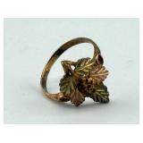 Vtg Tri-Color Gold Ring w/Leaves Vtg Tri-Color Gold Ring w/Leaves