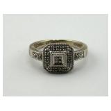 10K White Gold Ring 10K White Gold Ring