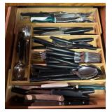 Flatware and Knives Set