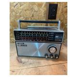 Vtg Realtone Four Band RadioNot sure if works (no