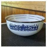 3 Vtg Enamel Bowls With Floral Design