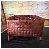 Vtg Woven Wooden Basket with Legs9x9x5.5