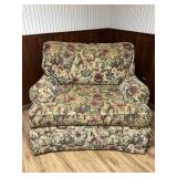 Vtg Upholstered Floral Armchair43x38x37