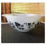 Pyrex Vtg Gooseberry Mixing Bowls11×9