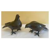2 CAST IRON GARDEN PIGEONS BY ANDREA SADEK 2 CAST IRON GARDEN PIGEONS BY ANDREA SADEK