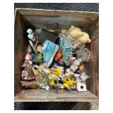 Vtg Collectibles and Figurines Assortment Vtg Collectibles and Figurines Assortment