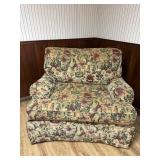 Vtg Oversized ArmchairSuper Comfy! Vtg Oversized ArmchairSuper Comfy!