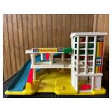 Vtg. Fisher-Price Little People Garage Vtg. Fisher-Price Little People Garage