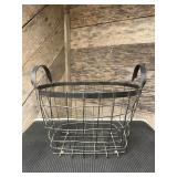 Vtg Wire Basket W/Metal Handles14x10x9 Vtg Wire Basket W/Metal Handles14x10x9