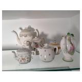 6 Teapots