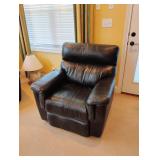 Bassett Leather Electric Recliner - Read Details