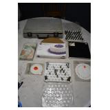 Vtg Wilton Cake Decorating Tips and Case