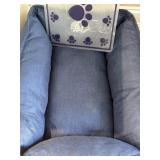 Kenneth Cole Dog Bed & Placemat