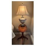 Ethan Allen Hepplewhite-Style Side Table w/ Lamp