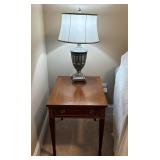 Hekman Vtg. Side Table With Lamp