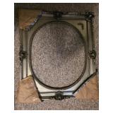Beautiful siver colored frame with padded corners