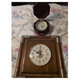 2 vintage clocks made by Quartz