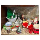 Holiday-Themed Dishware and Decor
