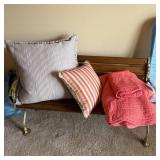 Quilt Set with 2 Shams and 2 Accent Pillows, 30�90