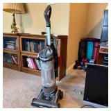 Hoover Vacuum Cleaner � BrokenContainer