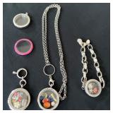Vtg Floating Charm Jewelry Set
