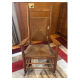 Vtg Wooden Rocking Chairï¿½25x20x46
