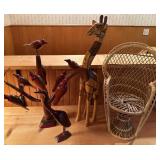 Wooden Figurines & Chairï¿½20ï¿½