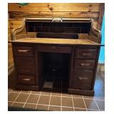 Vtg Roll-Top Desk with Drawersï¿½48x30x45.5