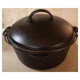 Vtg Cast Iron Dutch Oven With Lid