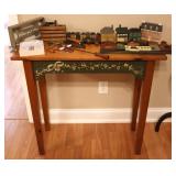 Vtg Painted Console Table & Decor
