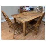 Vtg Wooden Dining Table with 4 Chairs