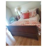 Queen Size Sleigh Bed - Read Details