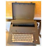 Smith Corona SL 470 Electric Typewriter