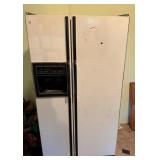 GE Refridgerator 23.6 cu ft Older model-WORKS