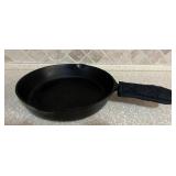 Cast Iron Skillet W/Handle Cover 10.5ï¿½ï¿½