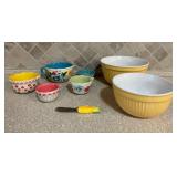 Vtg Ceramic Mixing and Measuring Bowls