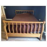 Queen-Size Oak Sleigh Bed