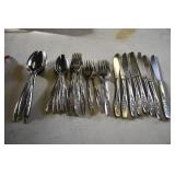 Superior Textrured Rose 5 pc 8 Place Setting