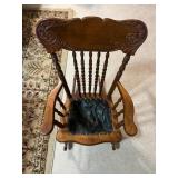 Vtg Wooden Rocking Chair W/Carving 17.5ï¿½ï¿½x24ï¿½ï¿½x29ï¿½