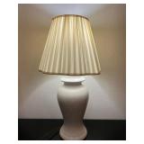 Vtg White Ceramic Table Lamp w/Shade 24.5ï¿½ï¿½